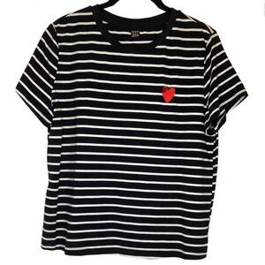 Black and white stripe tee Red Heart 38” w x 22” length large comfy t-shirt